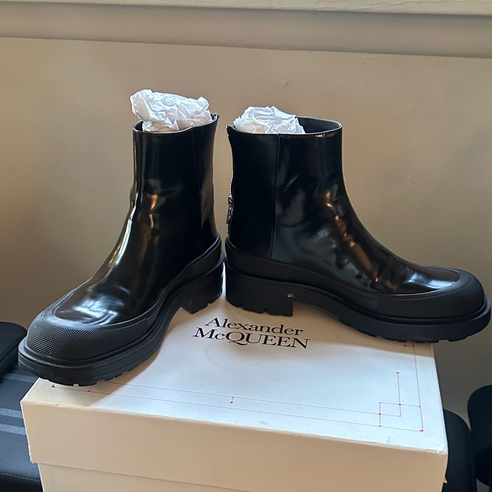 New In Box (NIB) Alexander McQueen Glossy Black Leather Lug Sole Ankle Boots